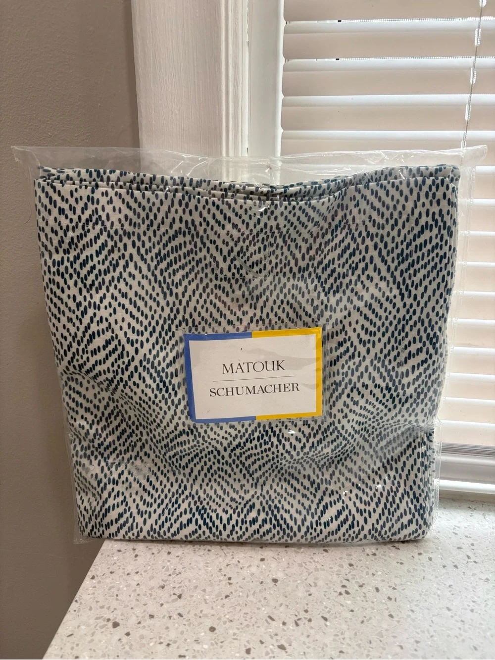 NEW Matouk Duma Diamond Linen Napkin Set- set of 4 - in blue